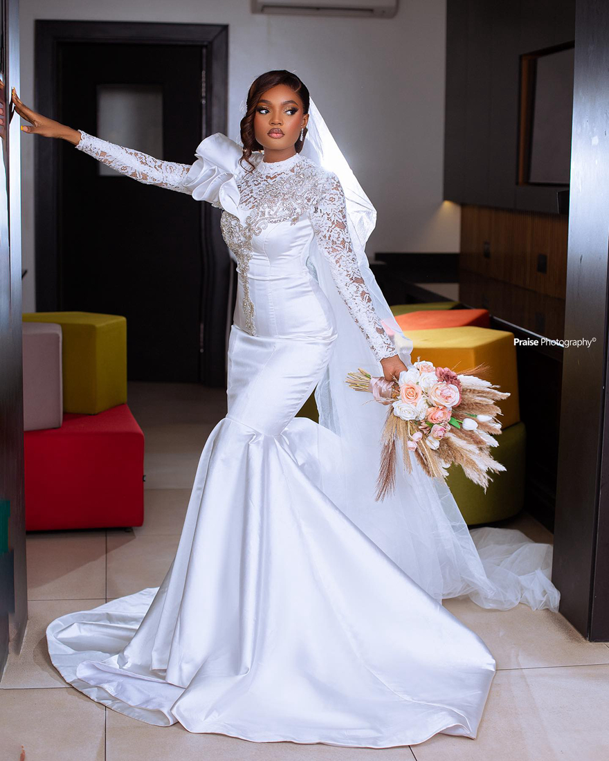 2024 Mermaid Wedding Dress for Bride Plus Size Illusion Long Sleeves Bridal Gowns High Neck Beaded Lace Rhinestones Satin Wedding Gowns for African Bl