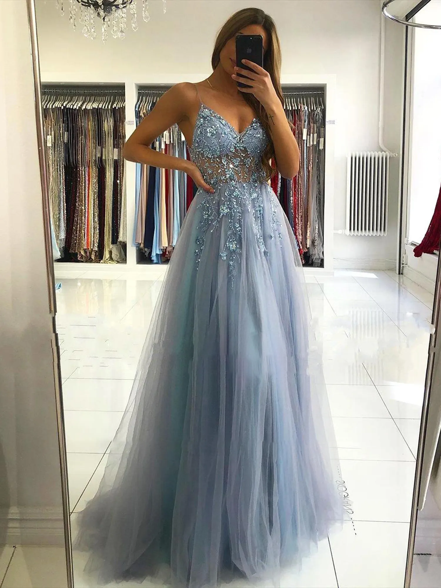 Champagne Grey Tulle Prom Dresses With Sexy Spaghetti Straps Appliques Illusion Top Beads A Line Evening Celebrity Gowns Bc5488