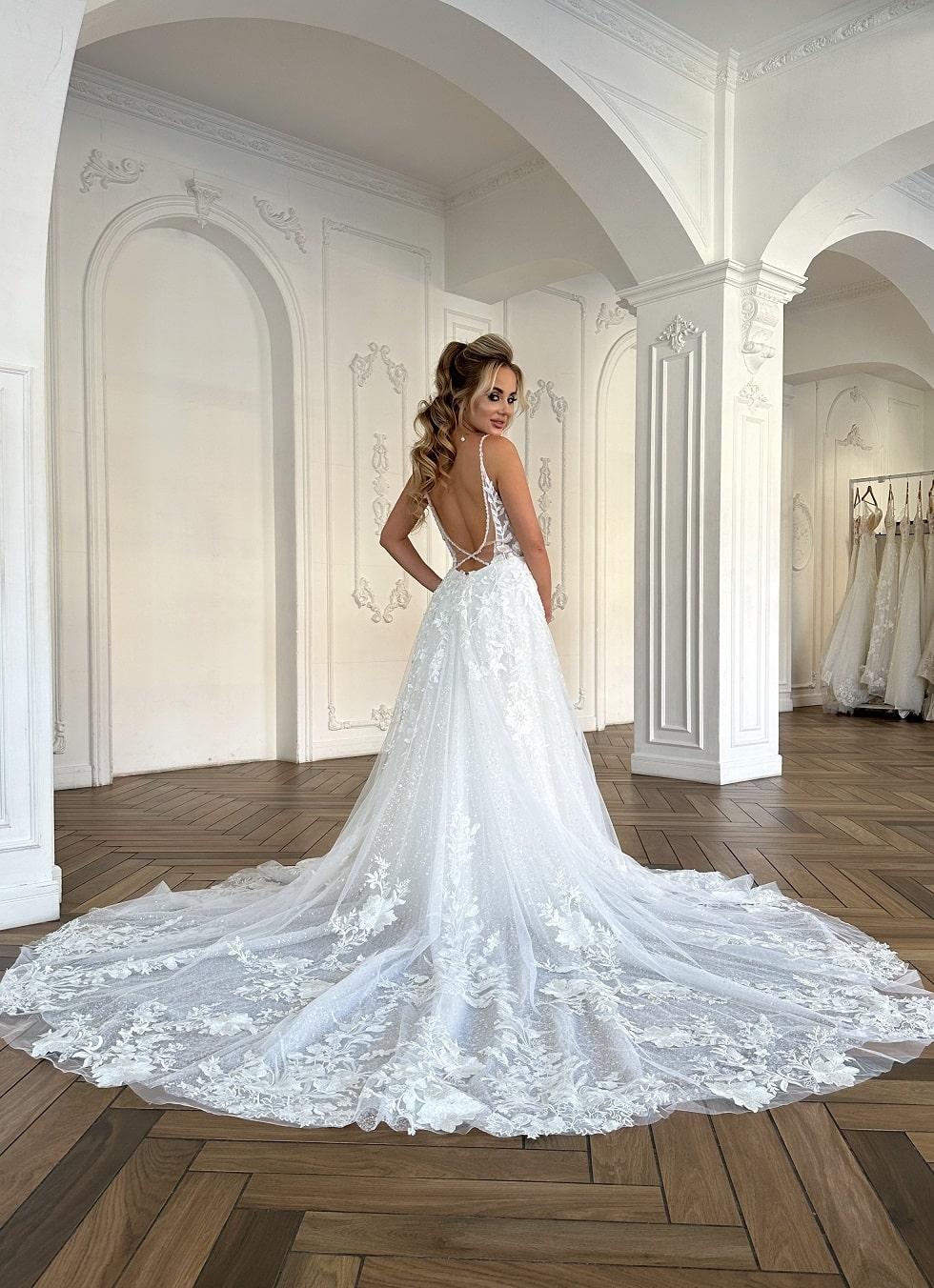 Elegant Sparkly Lace Deep V Neck Spaghetti Straps A-Line Wedding Dress Backless Embroidery Appliques Bridal Gowns can be customized