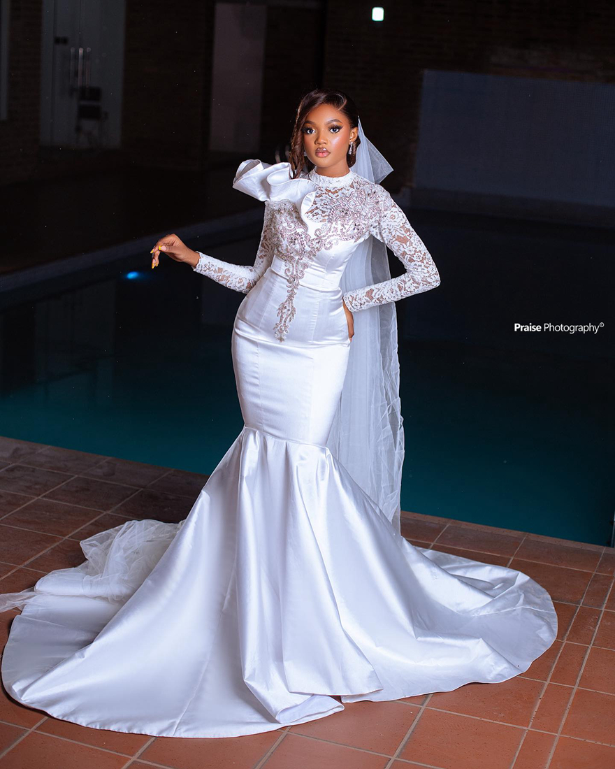 2024 Mermaid Wedding Dress for Bride Plus Size Illusion Long Sleeves Bridal Gowns High Neck Beaded Lace Rhinestones Satin Wedding Gowns for African Bl