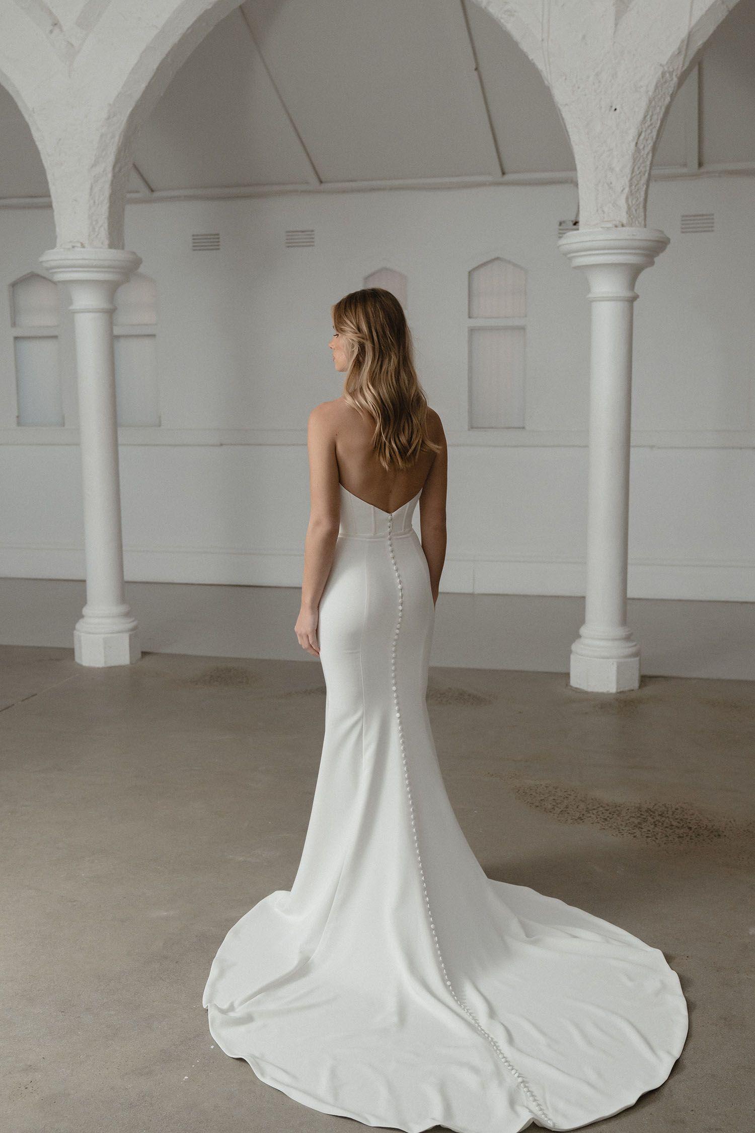 Vintage Exposed Boning Mermaid Wedding Dresses for Women Lace Sleeve Bow Tie Train Bridal Gown Button Back Satin Garden robe de mariee