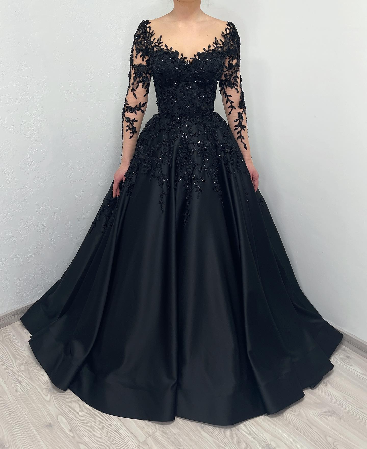 e Stunning A Gothic Illusion Long Sleeves Boho Dresses Bridal Gowns Sequins Lace Appliques Country Black Wedding Dress ppliques
