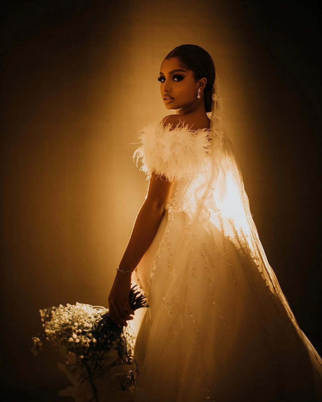 Gorgeous Mermaid Bridal Gowns Off Shoulder Wedding Dress with Overskirts Pearls Feather Sequins Custom Made Sweep Train Bride Dresses