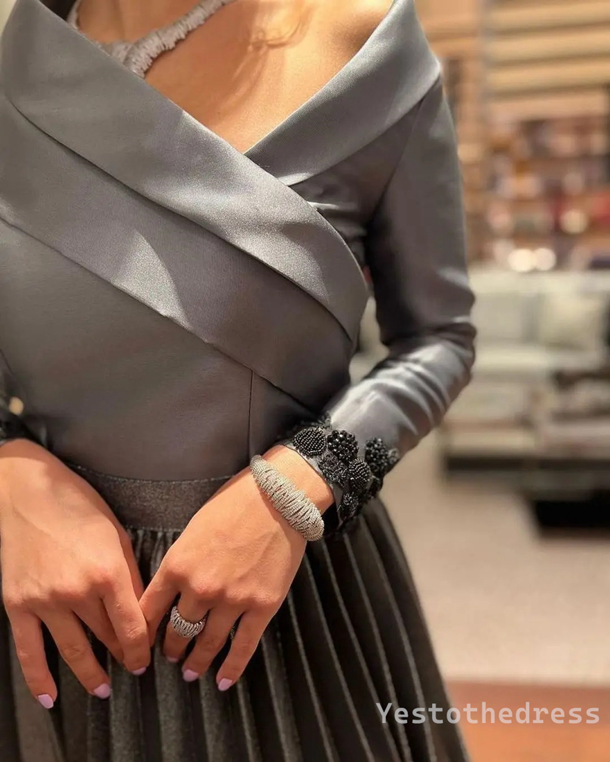 2024 Silver Mother of the Bride Gowns Formal Dresses for Women Short T Length Unique Neck Elegant Long Sleeves Pleated Groom's Mother Dress for W