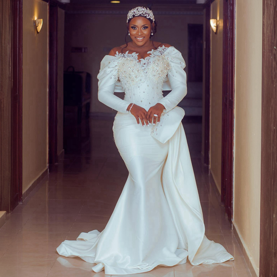 Aso Ebi Mermaid Wedding Dress for Bride Plus Size Illusion Bridal Gowns Sheer Neck Pearls Long Sleeves Wedding Gowns for African Arabic Nigeria Black 