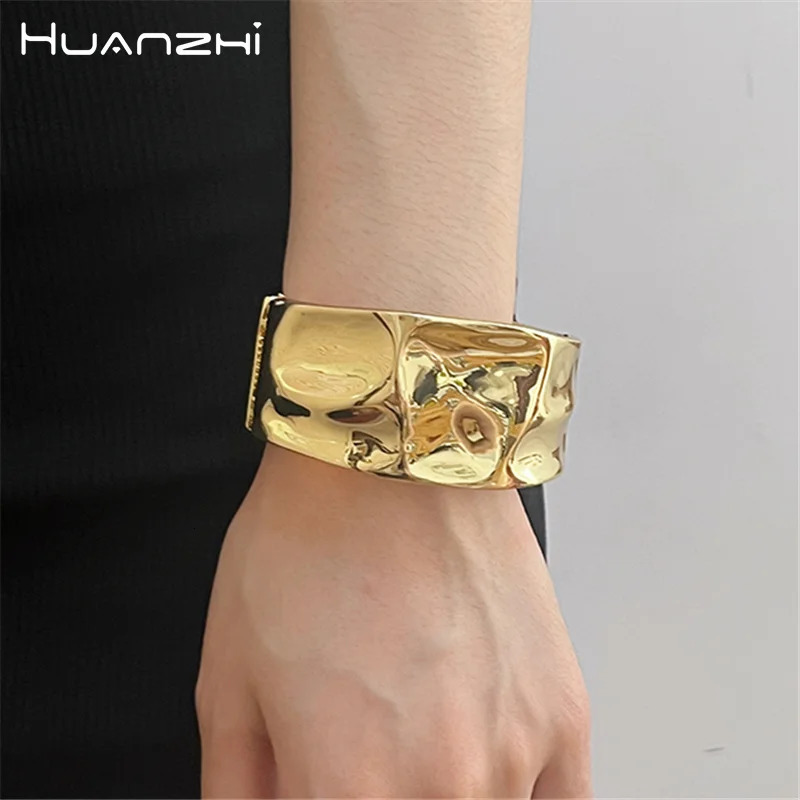 HUANZHI Concave Heavy Bracelet Bangle for Women Girls Simple Thick No Fade Fashion Vintage Chunky Exaggerated Jewelry Gifts 240315