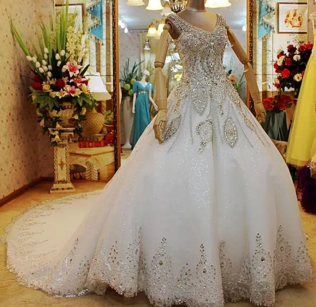 Gown Ball Beaded Rhie Wedding Dresses Chapel Train Shiny Crystal Bridal Gowns Illusion Open Back Gorgeous Formal Dress For Bride S