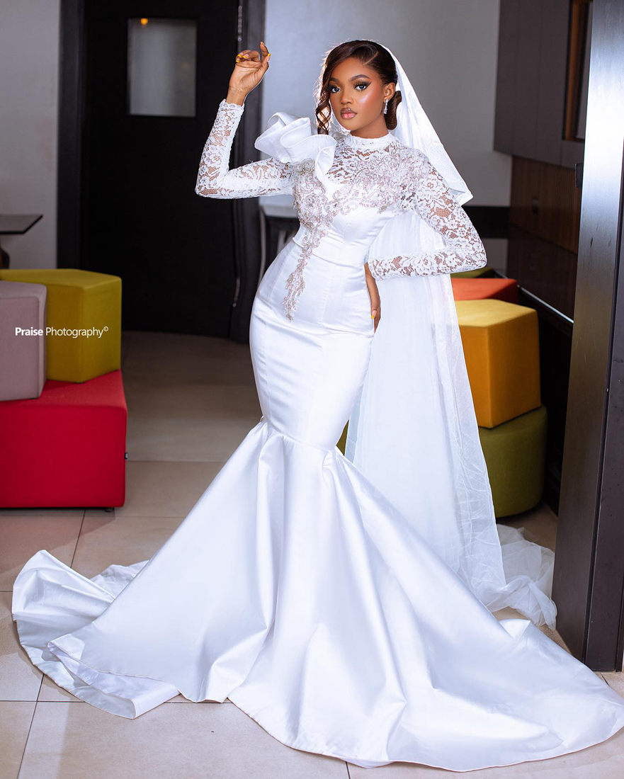 2024 Mermaid Wedding Dress for Bride Plus Size Illusion Long Sleeves Bridal Gowns High Neck Beaded Lace Rhinestones Satin Wedding Gowns for African Bl