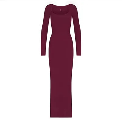 Kardashians Autumn Pure Desire Spicy Girl Appears Slim Wrapped Hips Wide necked Long sleeved Dress Womens Long Skirt 240309