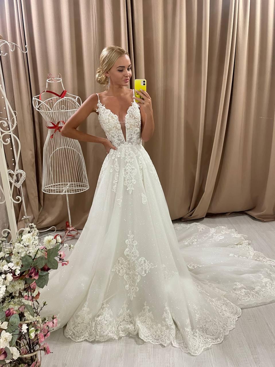 Elegant Sparkly Lace Deep V Neck Spaghetti Straps A-Line Wedding Dress Beaded Embroidery Appliques Sleeveless Bridal Gowns can be customized