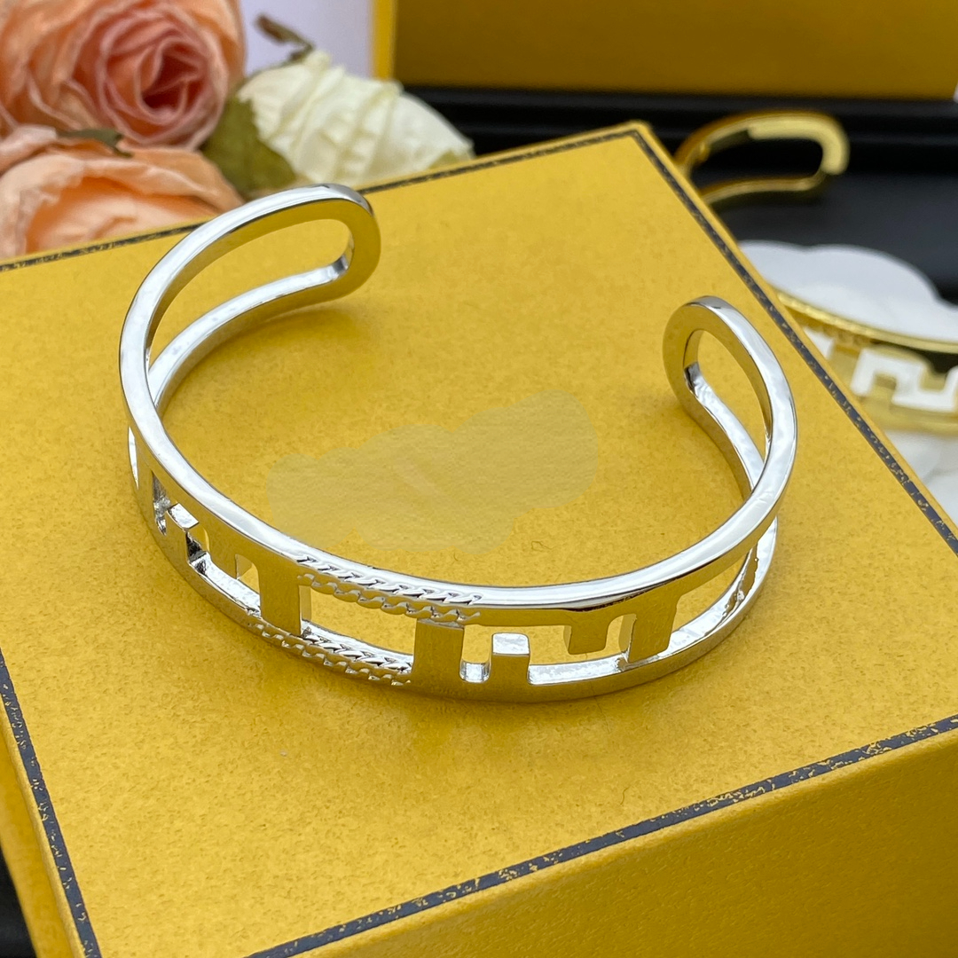 Bracelet gold Plated Letter Stainless Steel Open Bangle Fashion Cuff for Womens Jewelry