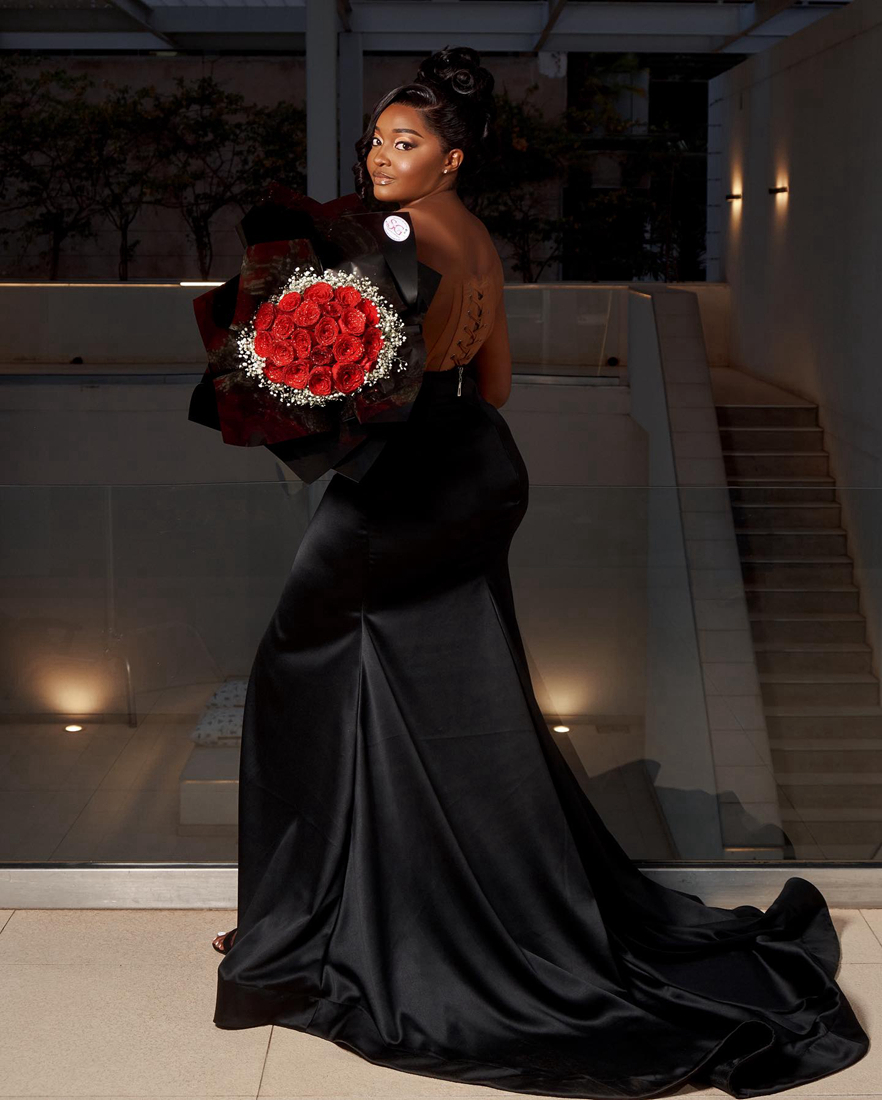 2024 Plus Size Prom Dresses for Black Women Illusion Evening Dresses Elegant Sheer Neck Promdress Beaded High Side Split Vestido De Gala Second Recept