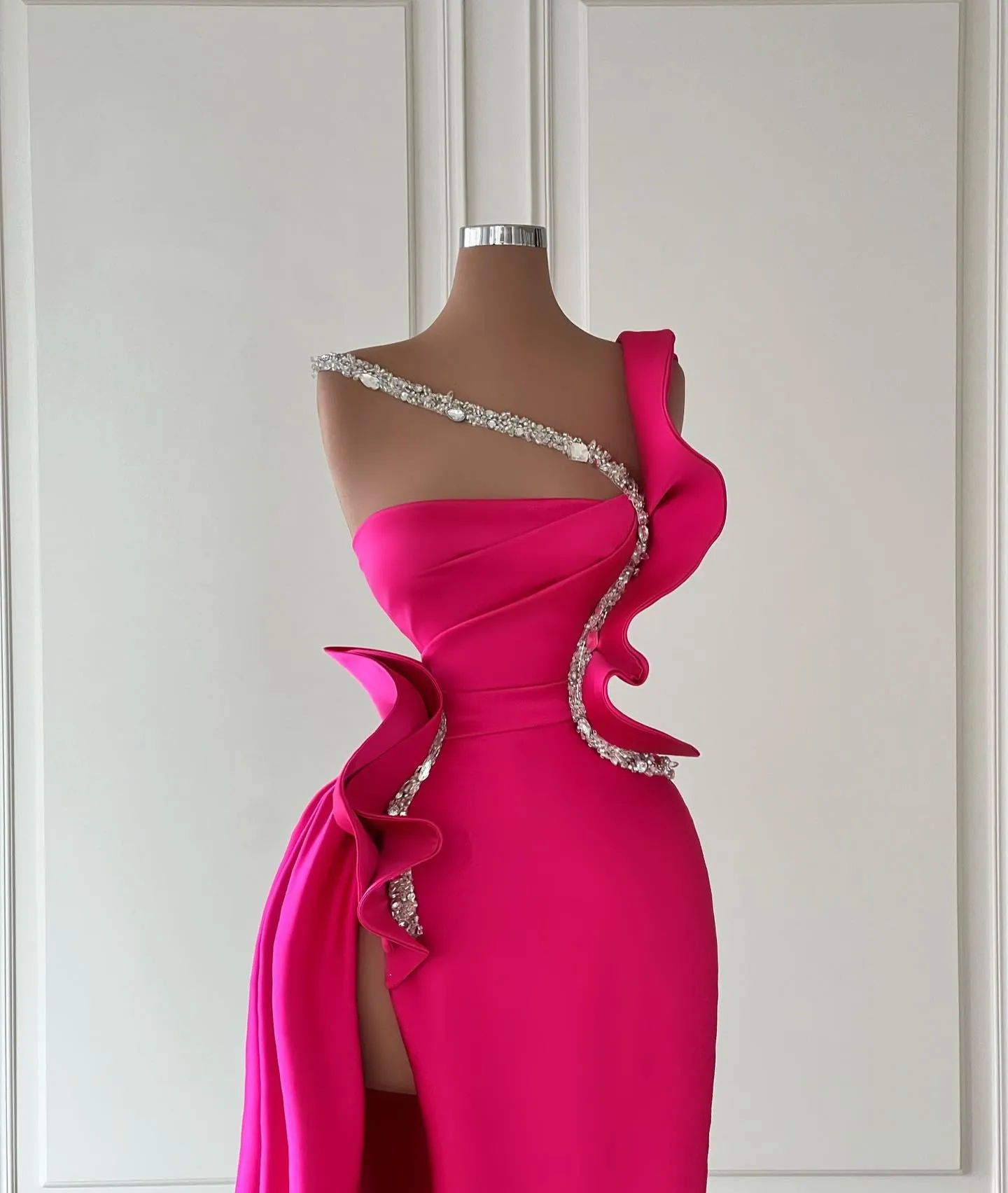 Pink Mermaid Evening Elegant Ruffle Rhies Straps Promdress Beading Satin Dresses for Special Ocns Split Sweep Train Robe De Soiree