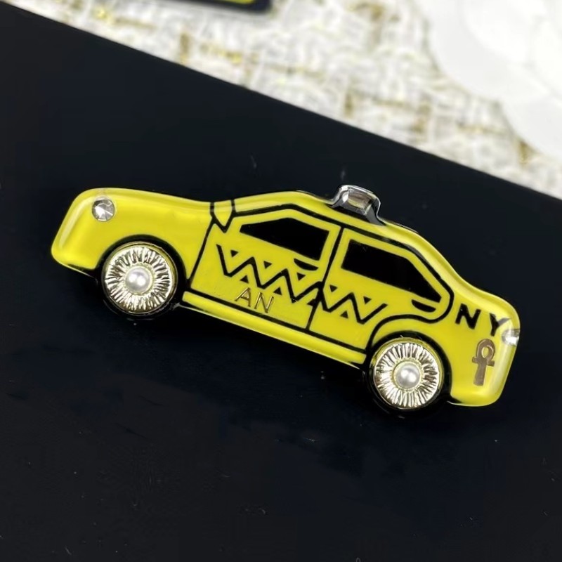 Europe and America Luxury Fashion Pins Brooches Gold Plated Shiny CZ Letter Brooch Pin for Men Women Nice Gift