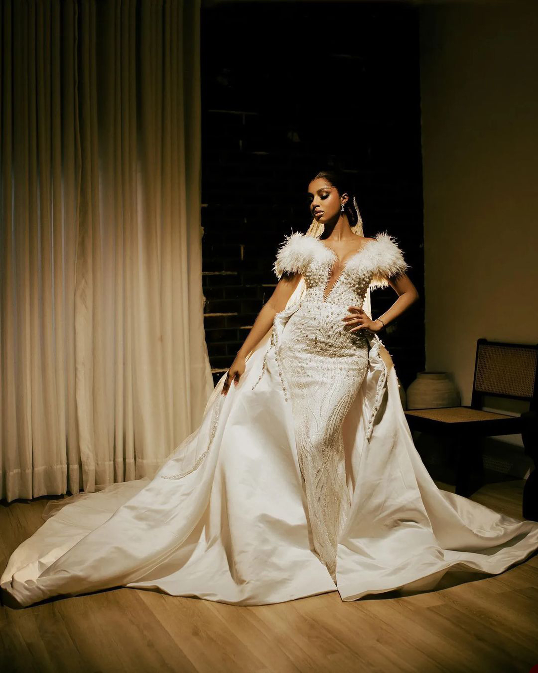 Gorgeous Mermaid Bridal Gowns Off Shoulder Wedding Dress with Overskirts Pearls Feather Sequins Custom Made Sweep Train Bride Dresses