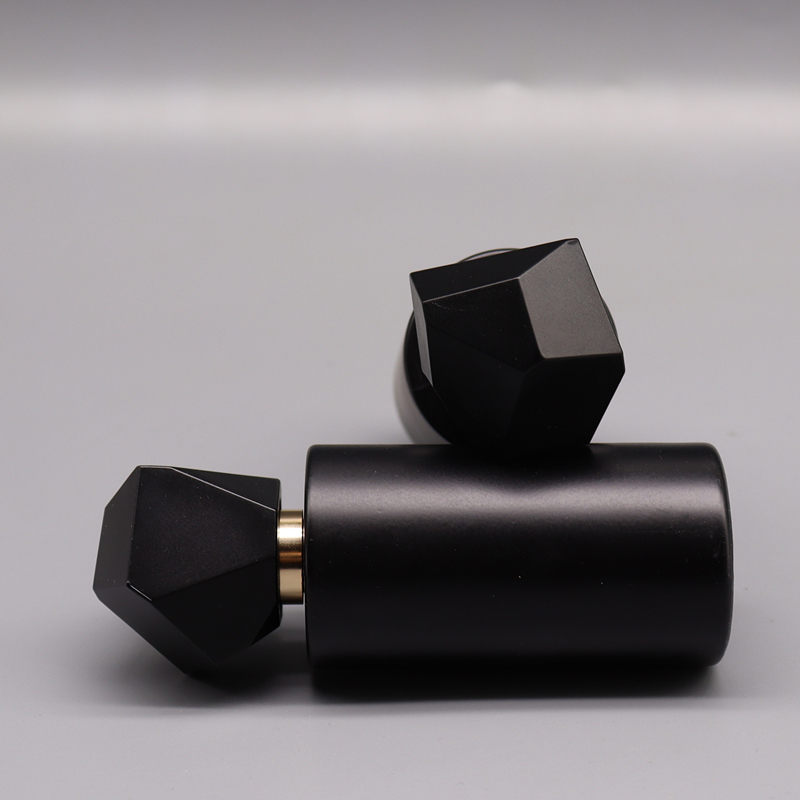 50ml Black Gold Polyhedral Cover Refillable Thick Glass Spray Perfume Bottle Empty Atomizer Makeup Cosmetic Bottle