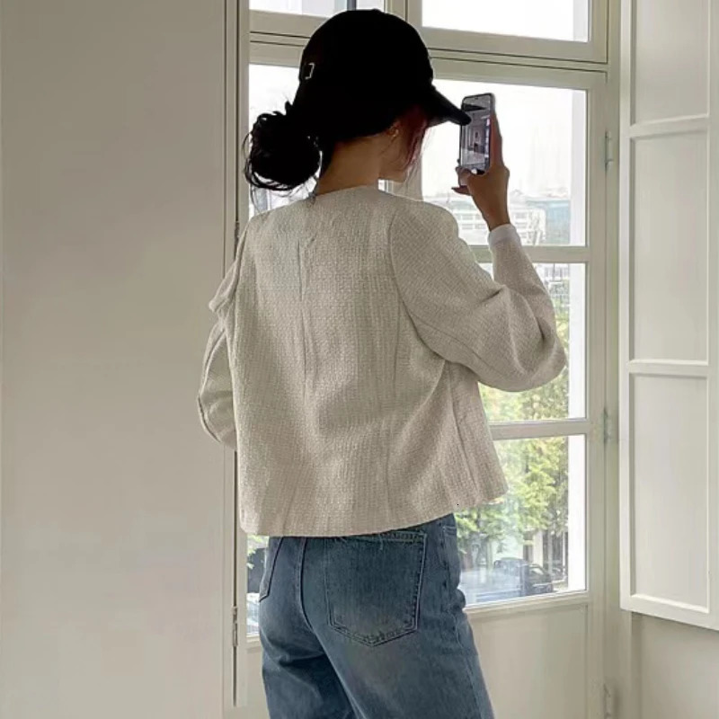 French Wool Tweed Coat Fashion Highend Gold Button Short Slim Temperament Autumn Winter Korean Coats Women Jacket Korea 240307