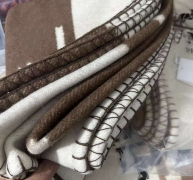 Gift Birthday New Coffee Color Thick Home Sofa Good Quailty H blanket TOP Selling beige orange red gray navy Big Size 145 175cm Wool