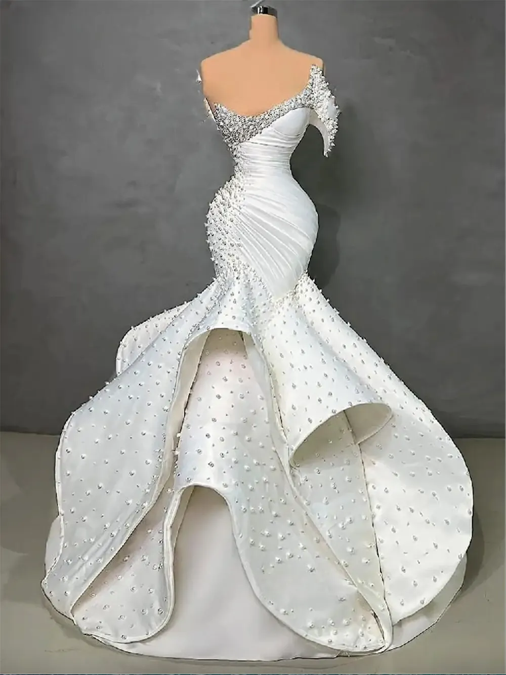 Luxury Mermaid Tiered Prom Dress Custom Made Beaded Pearls Formal Dress For Women Party Arabic Dubai Mermaid Evening Dress