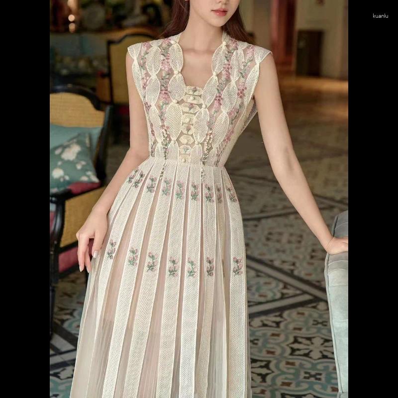 Casual Dresses Spring Summer Lace Embroidery Elegant Dress V-neck Sleeveless Sweet Floral Pleated Heavy Industry Luxury Wedding Women