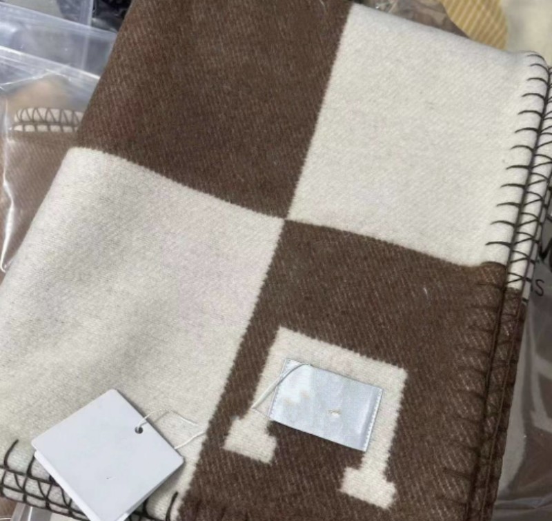 Gift Birthday New Coffee Color Thick Home Sofa Good Quailty H blanket TOP Selling beige orange red gray navy Big Size 145 175cm Wool