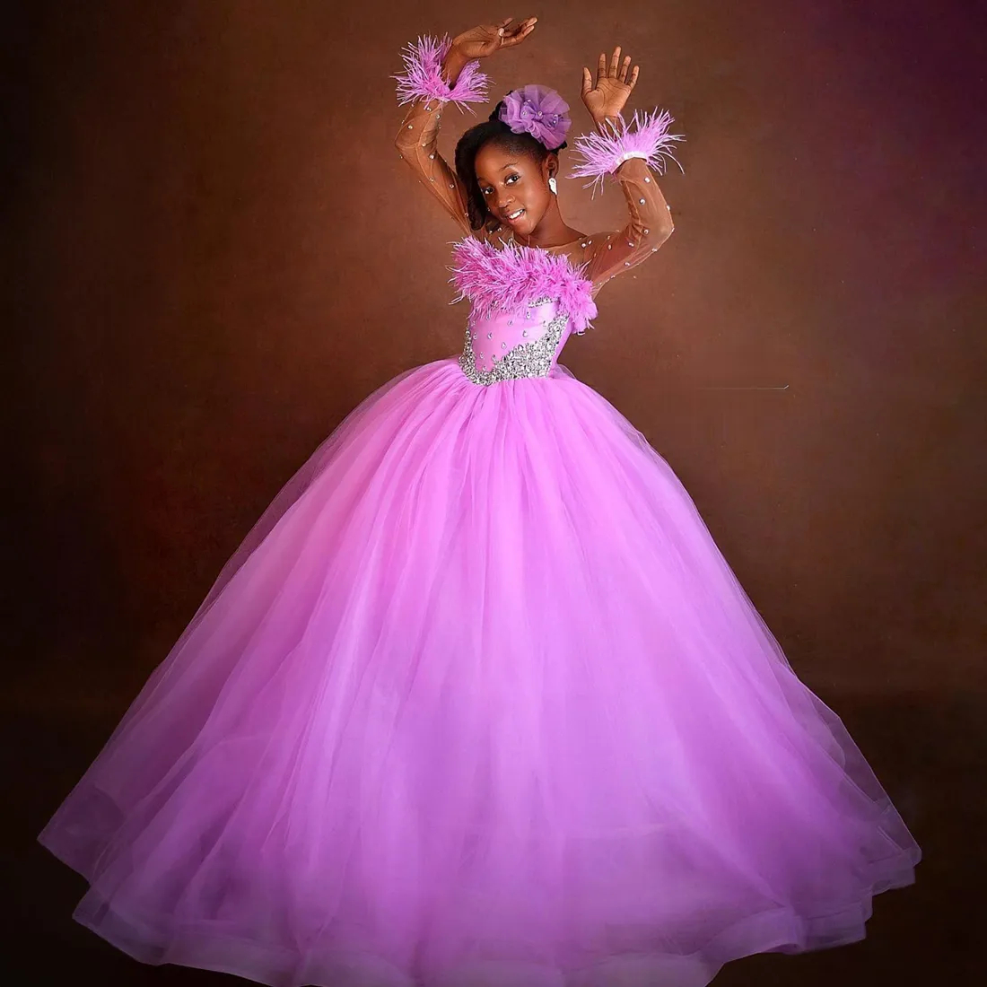Feather A Line Girls Pageant Dresses O Neck Long Sleeve Crystal Kids Birthday Party Gown Puffy Tulle Skirt Child Formal Wear BC18950