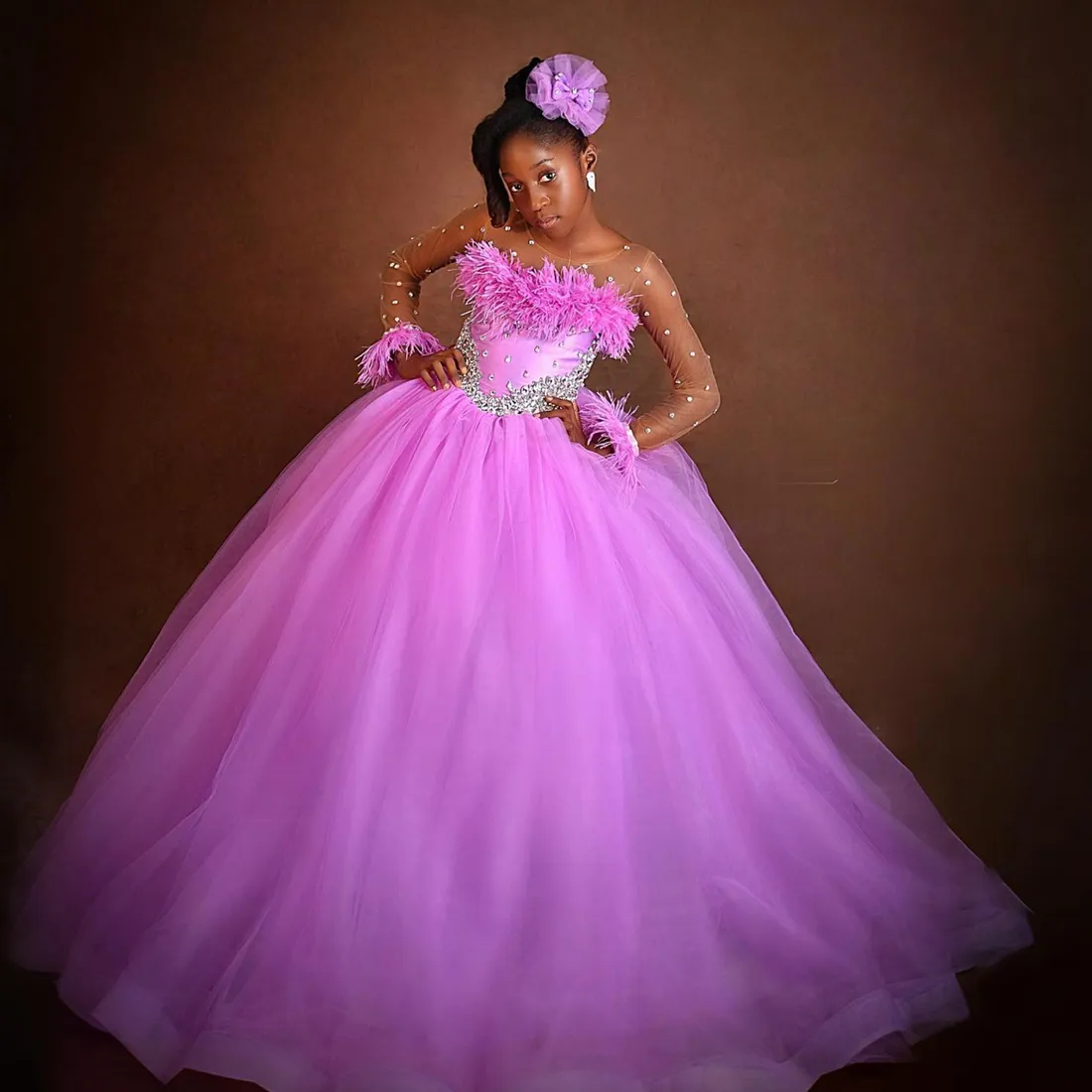 Feather A Line Girls Pageant Dresses O Neck Long Sleeve Crystal Kids Birthday Party Gown Puffy Tulle Skirt Child Formal Wear BC18950