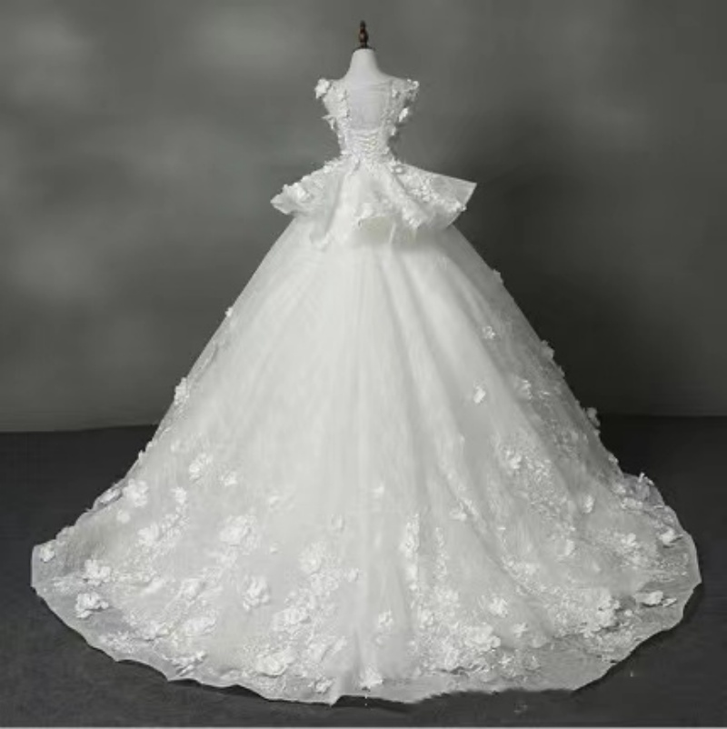 Lace A Line Wedding Dresses 3D flowers Button Appliques Sweep Train designer wed bridal gowns Ruffles Bridal Gowns Vintage Boho Country Bride Receptio