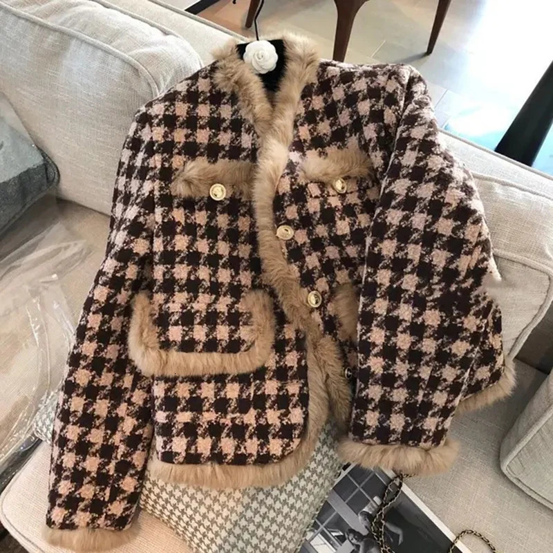 Vintage Fleece Plaid Tweed Jacket Women Faux Fur Patchwork Cropped Coat Winter Korean Elegant Velvet Thick Warm Short Outerwear 240307