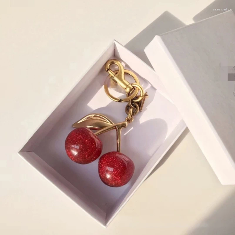 Keychains Exquisite Cherry Keychain Pendant Versatile Bag Charm Antique CherBag For Women's AccessoriesDropship
