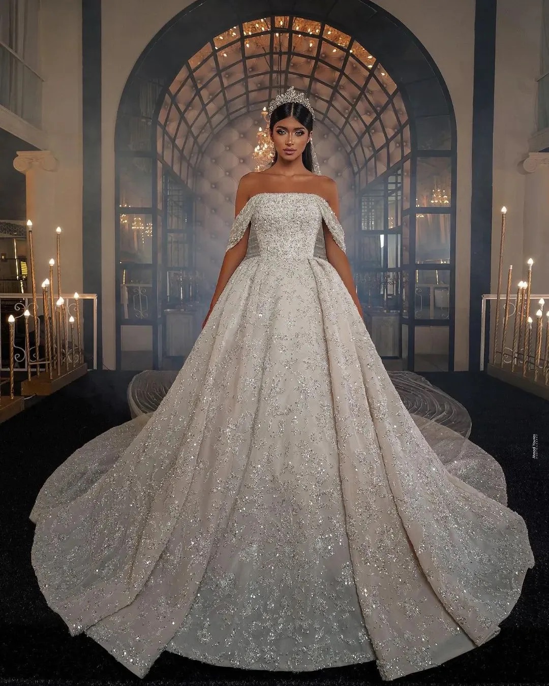 Urious Arabic Wedding Dress Off The Shoulder Crystal Ball Gown Bridal Gowns Long Train Princess Robe Mariage S 6660306