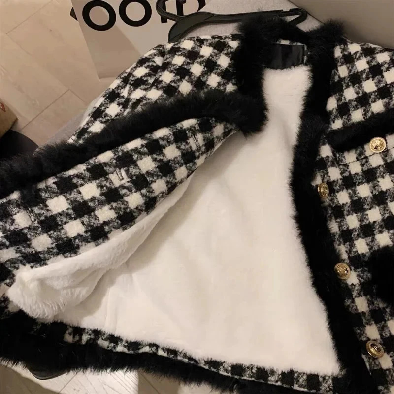 Vintage Fleece Plaid Tweed Jacket Women Faux Fur Patchwork Cropped Coat Winter Korean Elegant Velvet Thick Warm Short Outerwear 240307