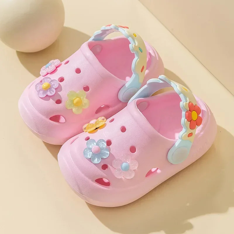 Summer Childrens Slippers Baby Cute Flowers Soft Sole Sandals Indoor Soft Anti Slip Girl Sandals Hole Shoes Kids Beach Shoes 240318