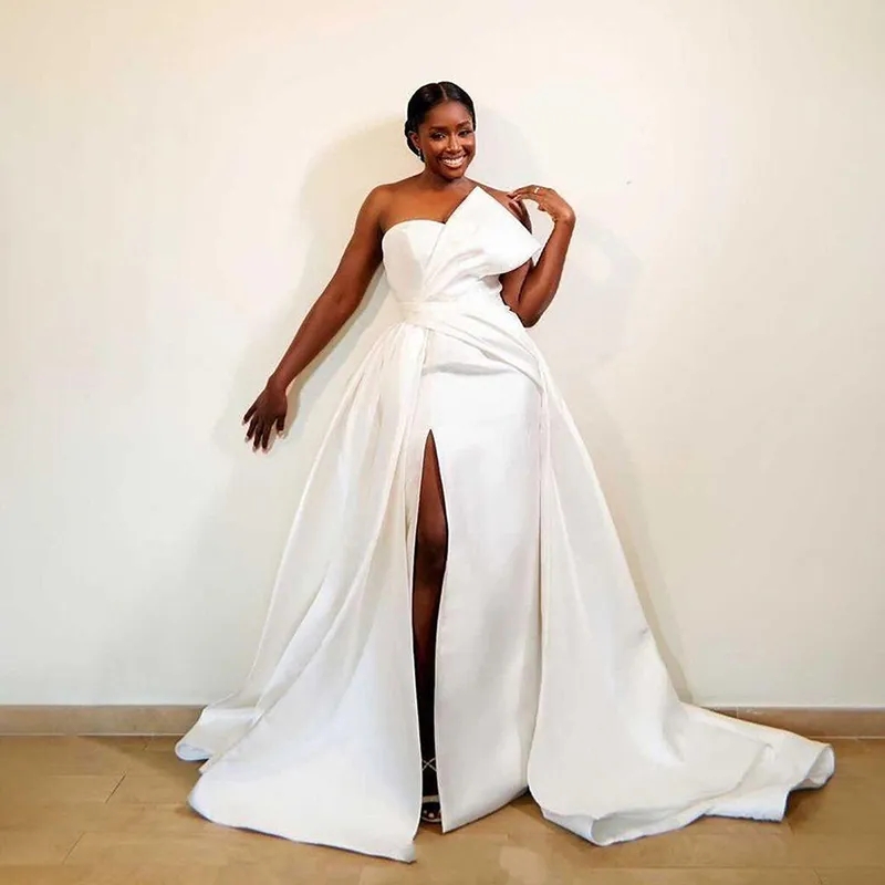 2024 Vintage Boho A Line Wedding Dresses Strapless Satin Side Split Overskirts Bridal Gowns wedding dress Sweep Train 0513