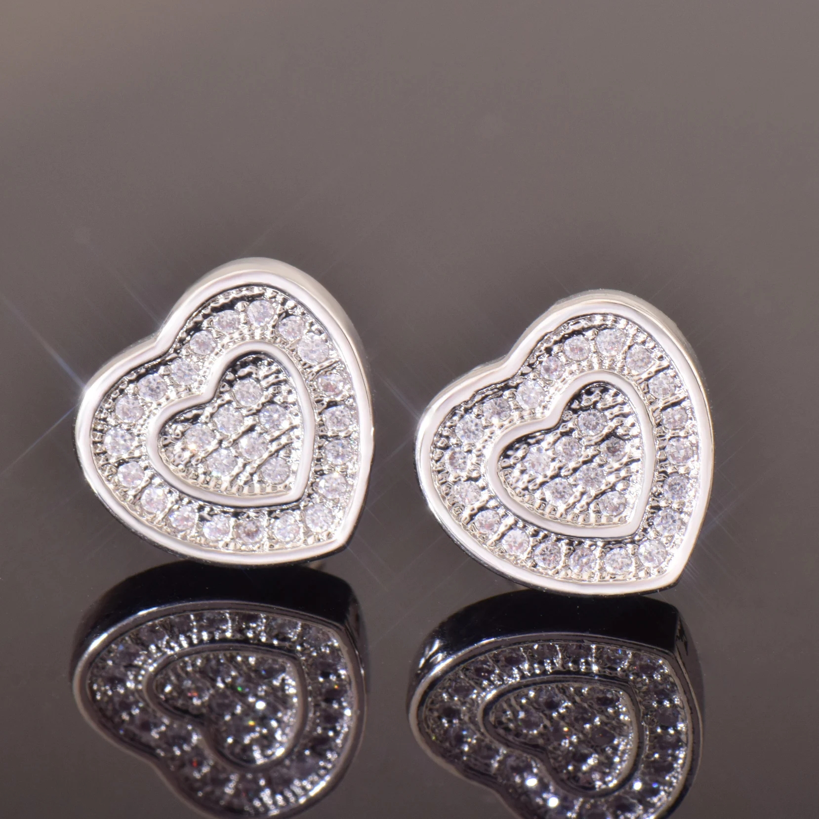 Stylish 10MM Heart Shape Hip Hop Stud Earrings with Cubic Zirconia Screw Back for Men and Women Bg Jewelry Love Gift 4