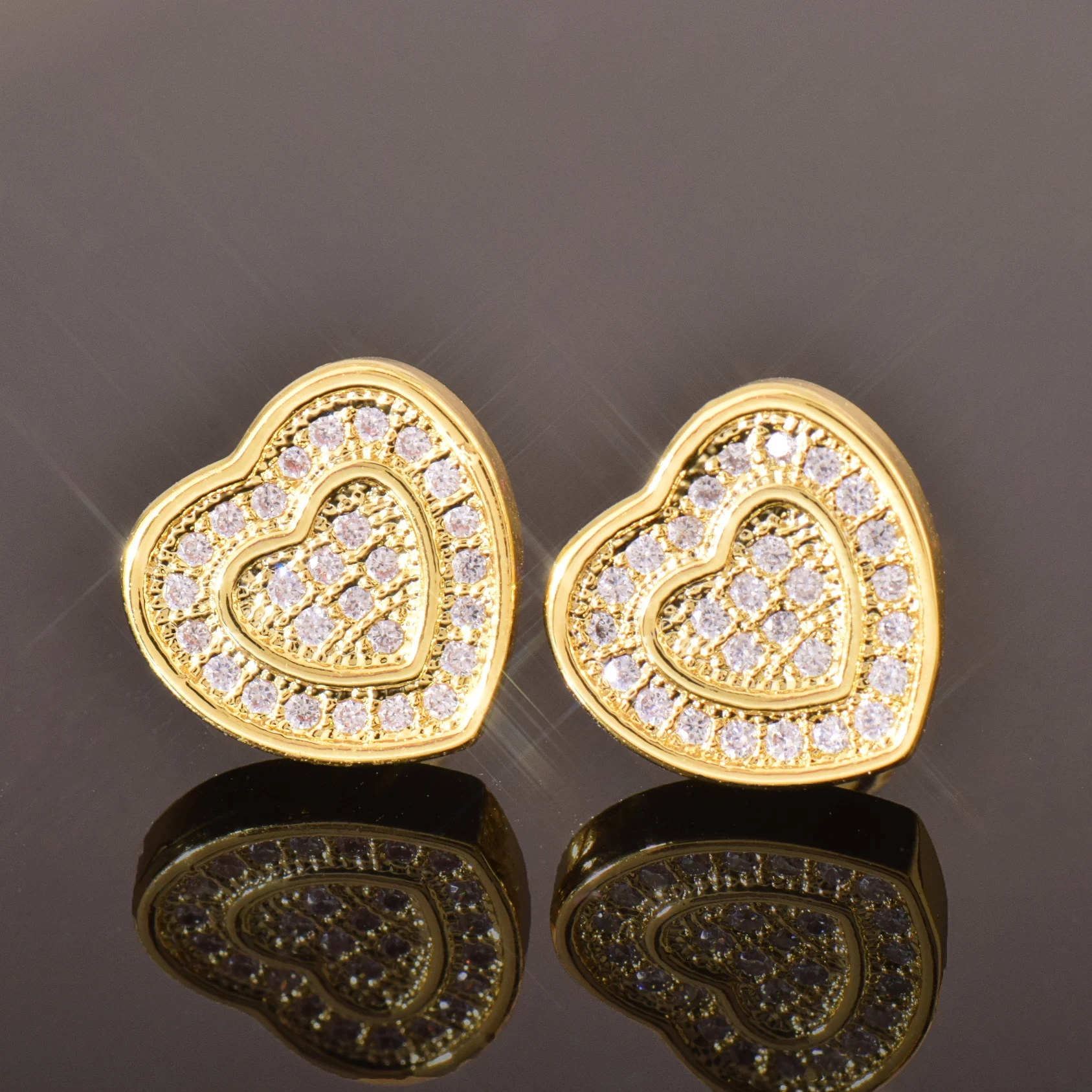 Stylish 10MM Heart Shape Hip Hop Stud Earrings with Cubic Zirconia Screw Back for Men and Women Bg Jewelry Love Gift 4