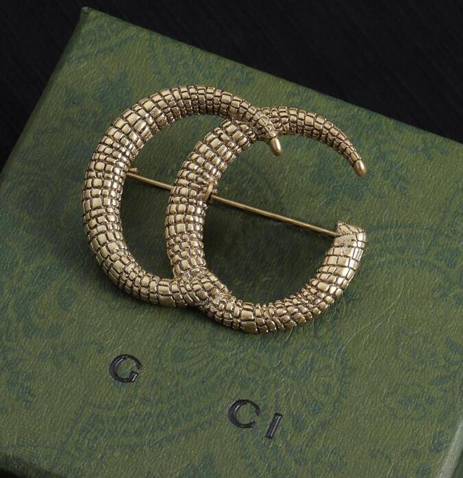 Fsahion Brand Brooches Designer Retro Bronze Plated Brooch Pin Classic Quality Jewelry Accessorie For Women Men Party Selected Lovers Gift