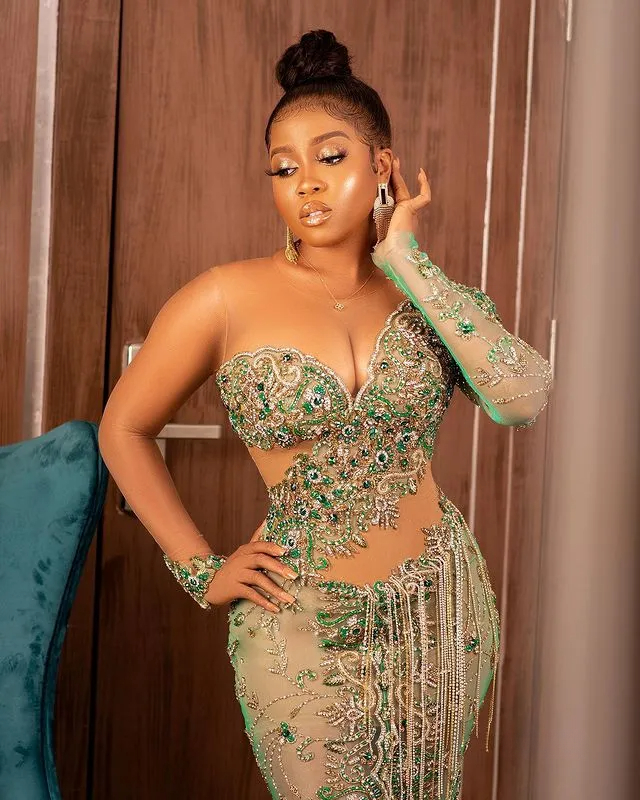 Plus Size Arabic Aso Ebi Urious Beaded Crystals Prom Dresses Lace Sheer Neck Mermaid Evening Formal Party Second Reception Gowns