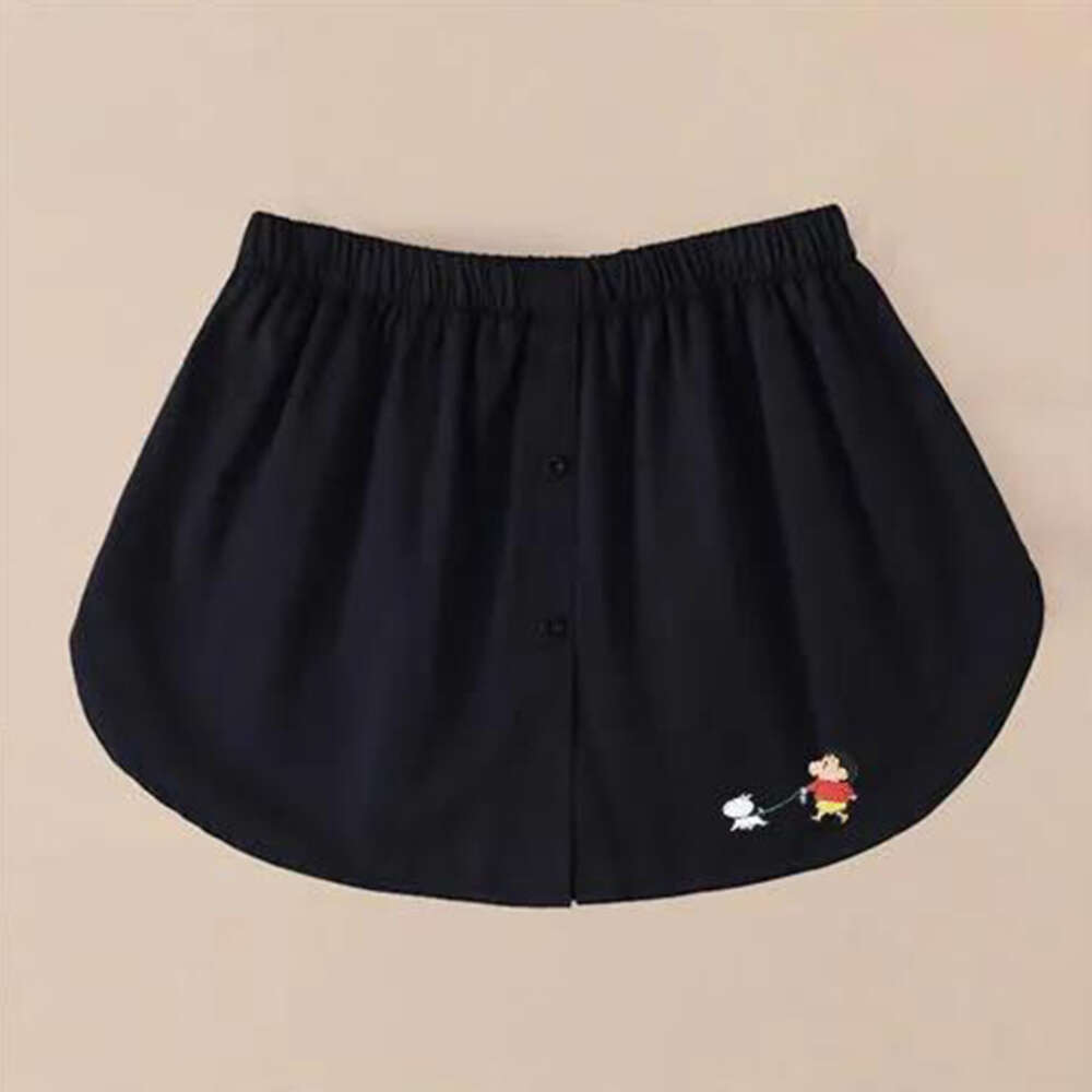 Spring Hoodies Are Layered Paired with Women's Bottomed Skirts, Shirts, Sweaters. Fake Hem Covers the Hips and Buttocks