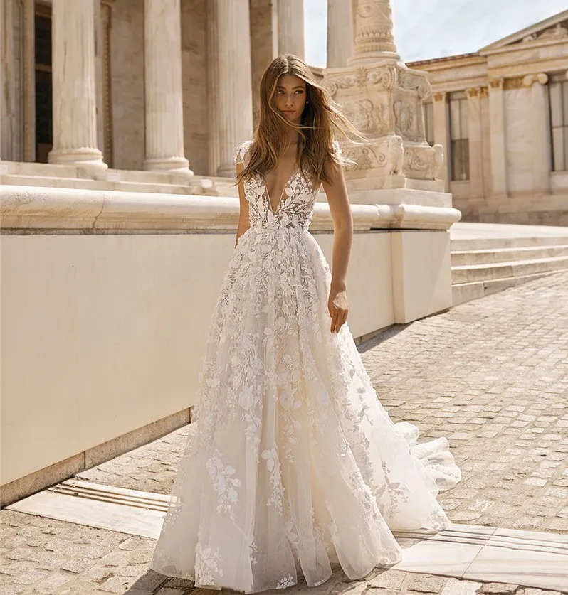 Vintage Bohemian Lace Applique Dresses Deep V Neck Backless Short Sleeves Bridal Gowns Sweep Train Boho Wedding Gown Bc0771