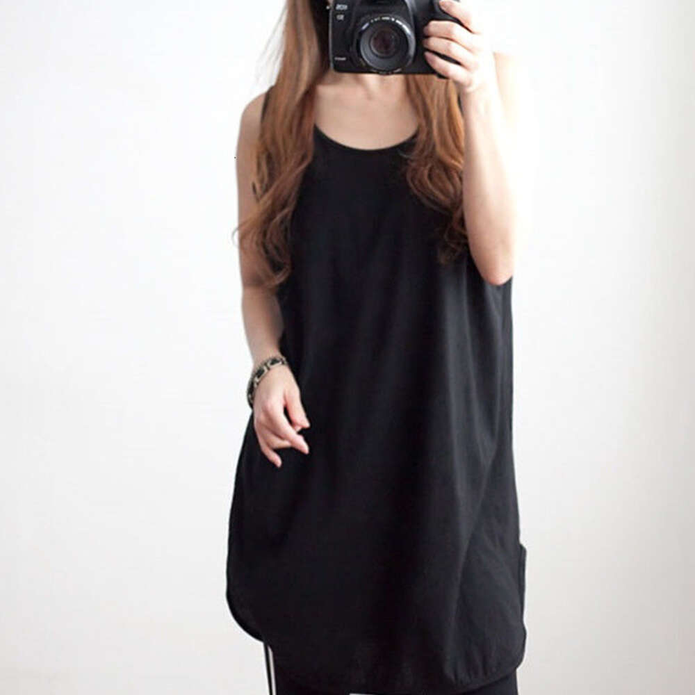 Fart Curtain Paired Sweatshirt Bottom Loose Fitting Vest with A Curved Open Cut and Exposed White Edge for Layering