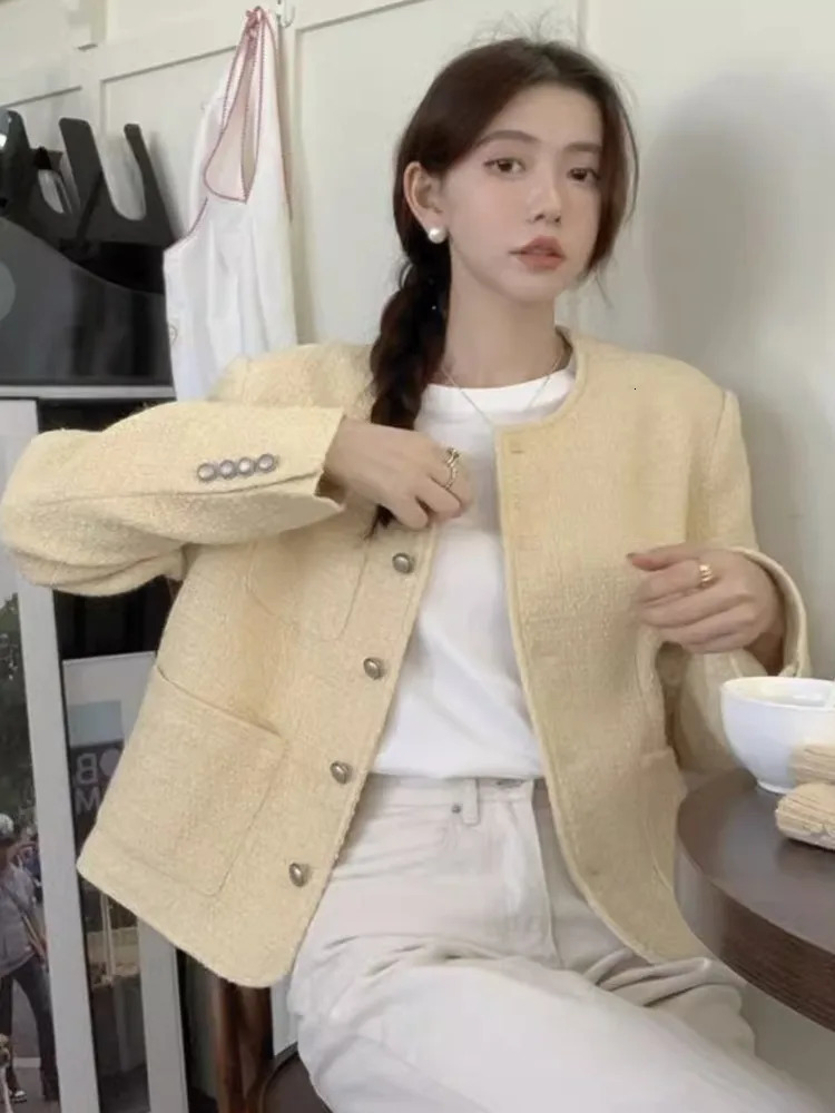 France Vintage Tweed Coat Women Single Breasted Long Sleeves Autumn Winter Korean Retro Fashion Graceful Outwear Female Chic Top 240307