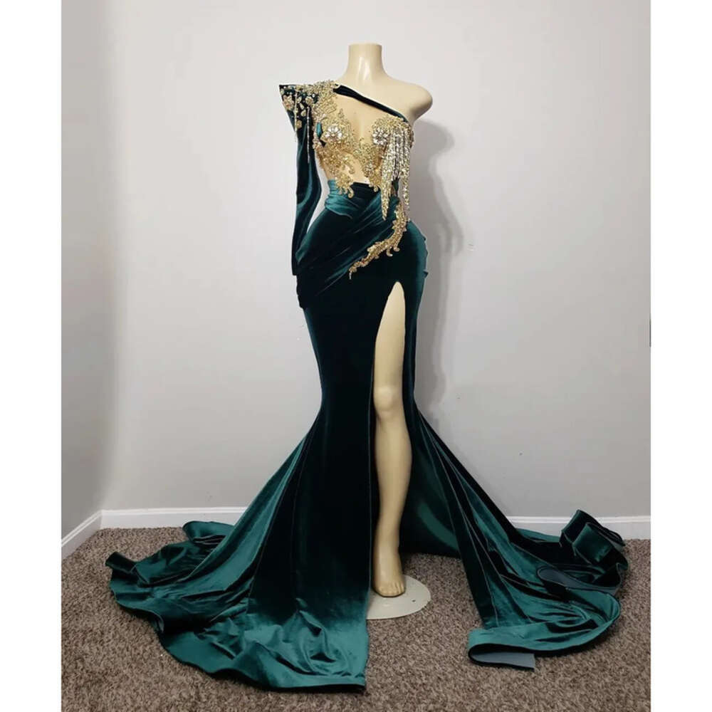 Dark Aso Arabic Ebi Green Prom Dress Beaded Lace Crystals Evening Formal Party Second Reception Birthday Engagement Gowns Dresses Robe De Soiree ZJ Es