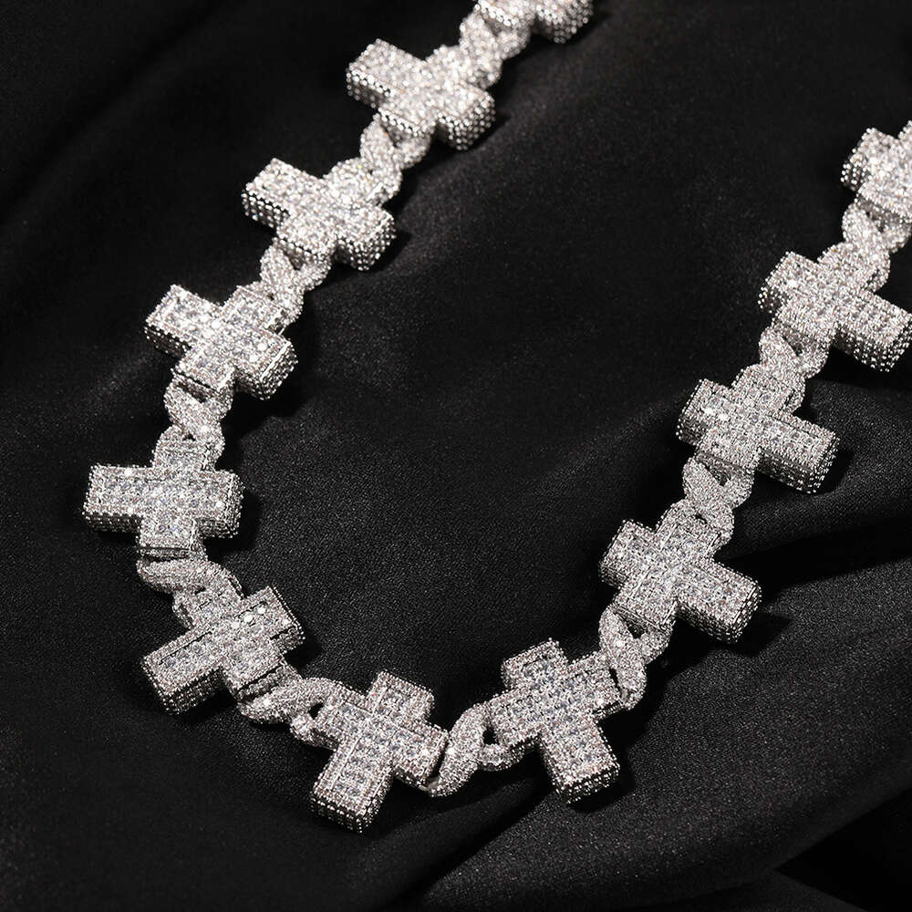 Hip Hop Fashion Creative Copper Inlaid Cubic Zircoian Infinite Cross Necklace Unisex Collar Iced Out Full Diamond Chains Bling Crystal Bijoux Necklace