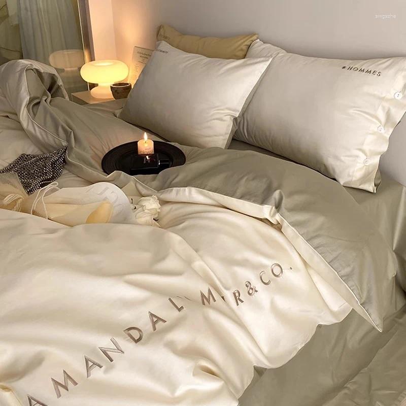 Bedding Sets 2024 Four-piece Simple Cotton Double Household Bed Sheet Letter Pattern Quilt Cover Comfortable White Gray