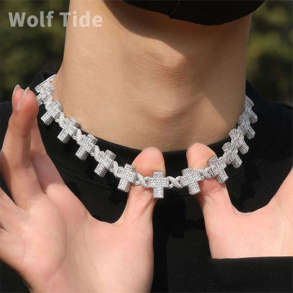 Hip Hop Fashion Creative Copper Inlaid Cubic Zircoian Infinite Cross Necklace Unisex Collar Iced Out Full Diamond Chains Bling Crystal Bijoux Necklace