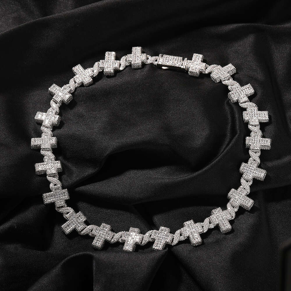 Hip Hop Fashion Creative Copper Inlaid Cubic Zircoian Infinite Cross Necklace Unisex Collar Iced Out Full Diamond Chains Bling Crystal Bijoux Necklace
