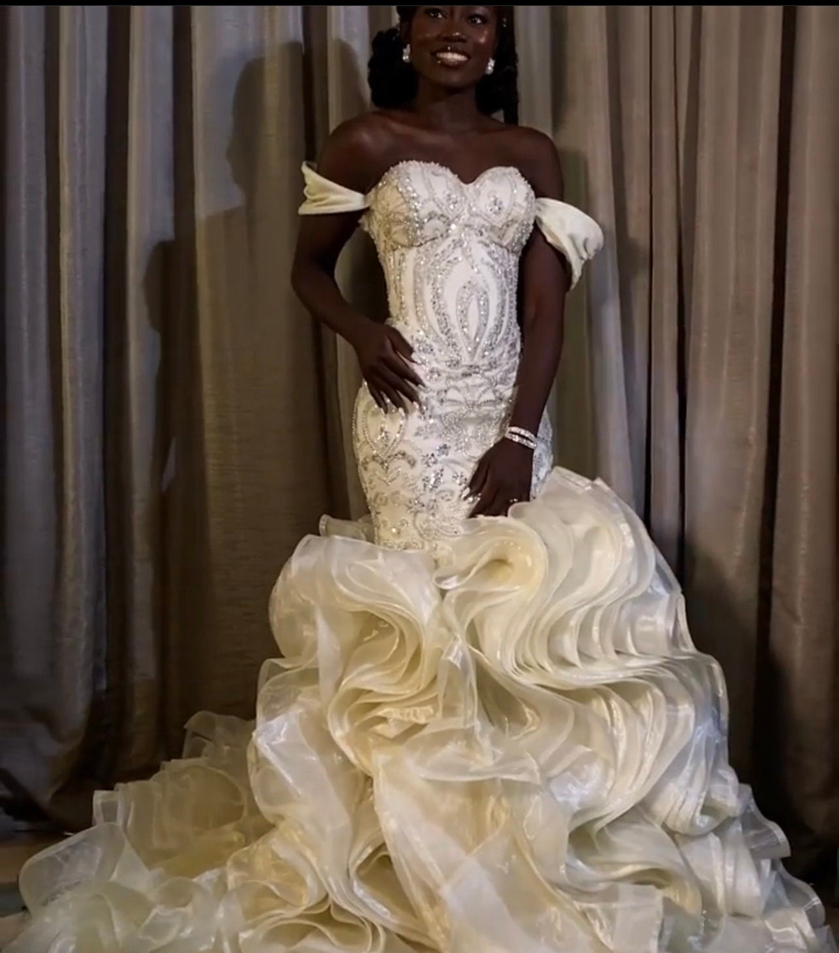 Gorgeous Mermaid Wedding Dress Sweetheart Neck Off Shoulder Bridal Gowns Sequins Lace Up Ruffles Sweep Train Dresses Custom Made vestidos de novia