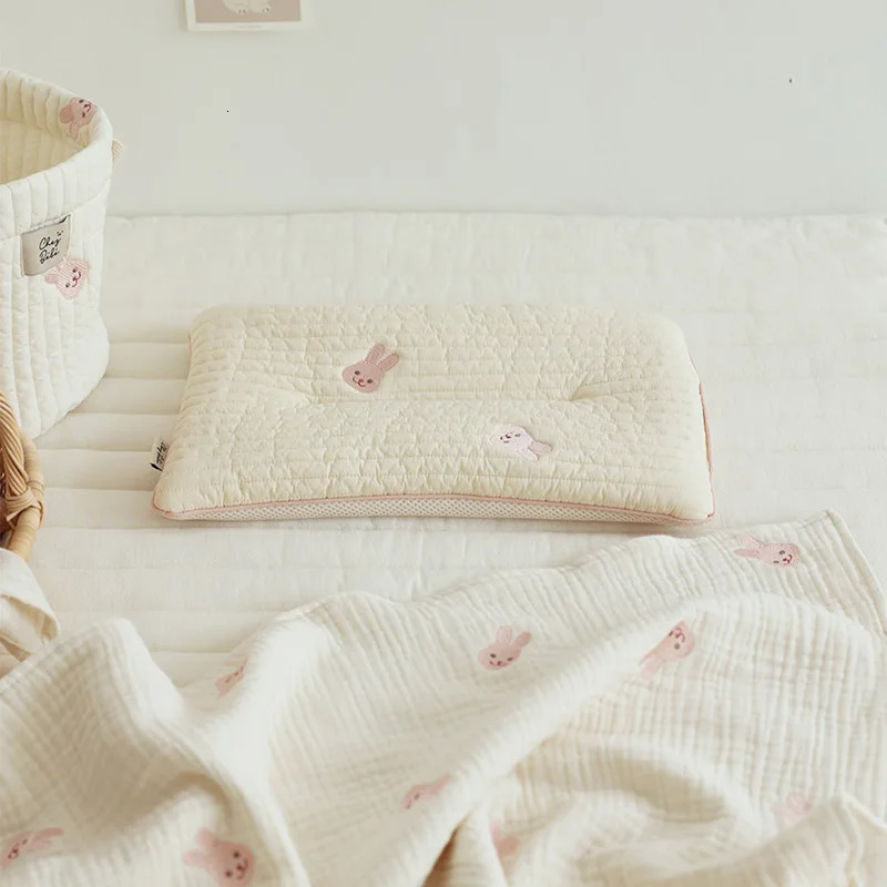born Bedding Baby Sleeping Pillow Cotton Quilted Cartoon Bear Rabbit Embroidered Infant Sleep Cushion Comforting Pillow 240315