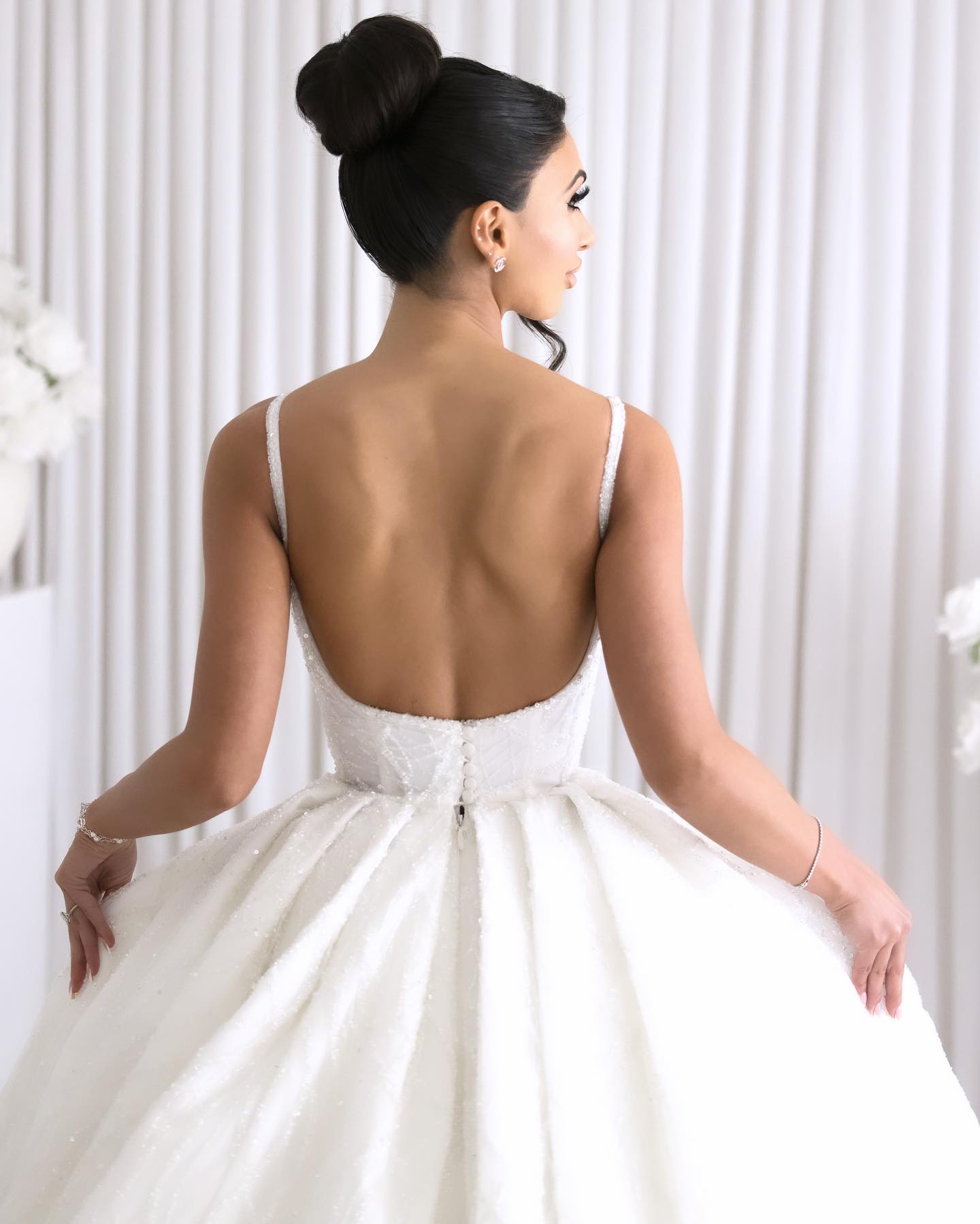 Ball Pearls Covered Gown Dress For Bride Straps Saudi Arabic Wedding Dresses Vestido De Noiva Sweep Train Sequins Beads Robe Mariage Bridal Gowns es s